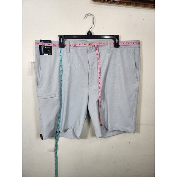Roundtree & Yorke Performance Mens Shorts size 42 Light Gray Classic Fit - Picture 6 of 8